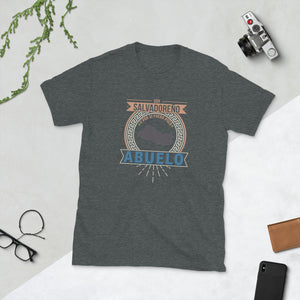 Camiseta del Dia del Padre Soy Salvadoreño y por si fuera poco Abuelo Regalo para Papas T-Shirt